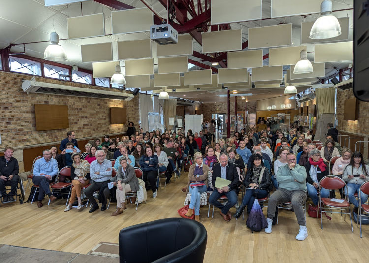 Le public présent lors de la conférence-débat du 1er forum santé mentale du Pays COB.